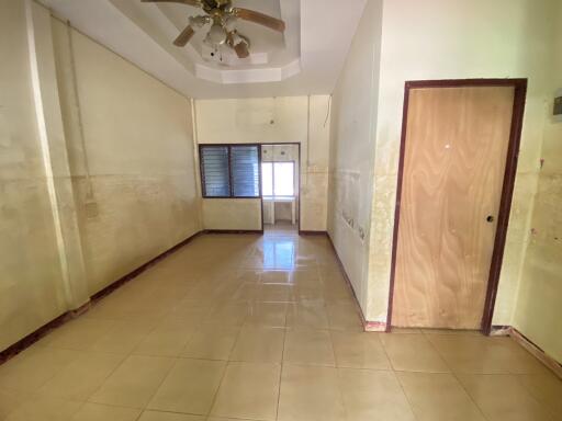 96 Sqm., 2 Beds, 1 Bath Townhouse listed for ฿ 523,000.