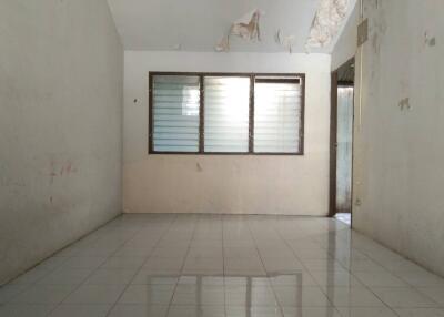 72 Sqm., 2 Beds, 1 Bath Townhouse listed for ฿ 578,000.