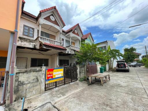 68 Sqm., 2 Beds, 2 Baths Townhouse listed for ฿ 450,000.