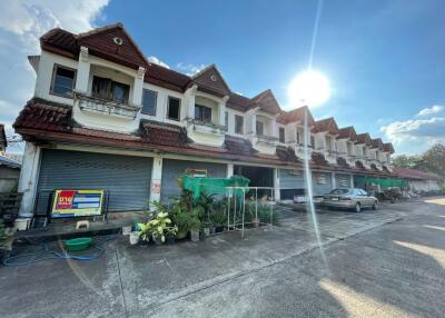 72 Sqm., 1 Bed, 2 Baths Townhouse listed for ฿ 518,000.