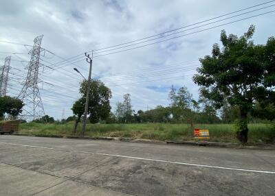 1,608 Sqm. Land listed for ฿ 5,488,000.
