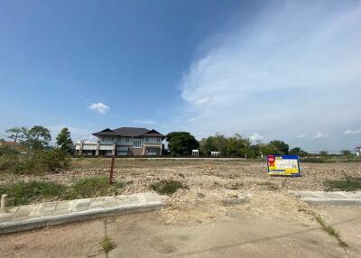 853 Sqm. Land listed for ฿ 4,692,600.