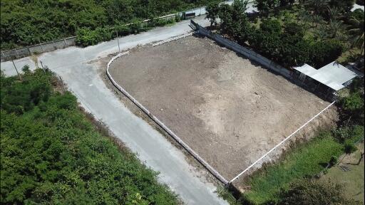1,385 Sqm. Land listed for ฿ 4,373,000.