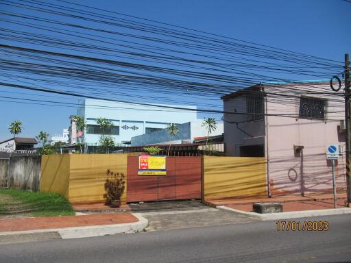 366 Sqm. Land listed for ฿ 4,324,000.