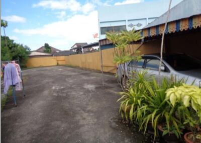366 Sqm. Land listed for ฿ 4,324,000.