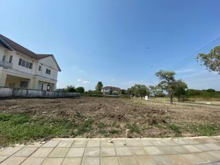 571 Sqm. Land listed for ฿ 3,139,400.