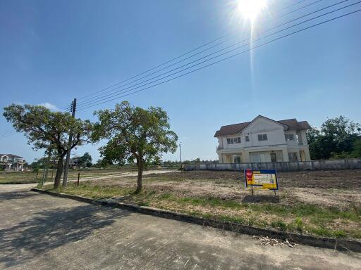 571 Sqm. Land listed for ฿ 3,139,400.