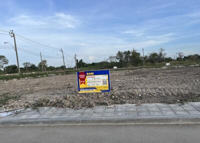 522 Sqm. Land listed for ฿ 2,740,500.