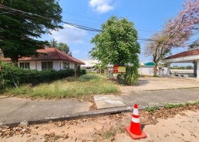 282 Sqm. Land listed for ฿ 2,966,000.
