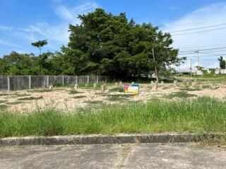 452 Sqm. Land listed for ฿ 2,260,000.