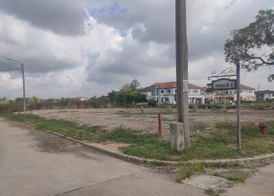 454 Sqm. Land listed for ฿ 2,381,400.