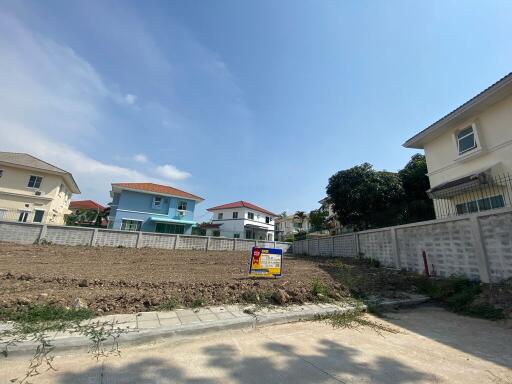 465 Sqm. Land listed for ฿ 2,685,000.