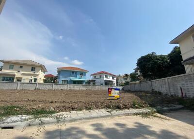 465 Sqm. Land listed for ฿ 2,685,000.