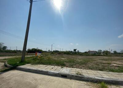 410 Sqm. Land listed for ฿ 2,252,800.