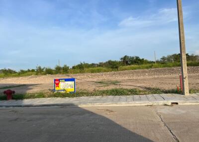 358 Sqm. Land listed for ฿ 1,611,000.