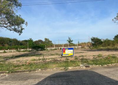 348 Sqm. Land listed for ฿ 1,651,100.
