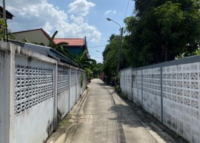 400 Sqm. Land listed for ฿ 2,100,000.