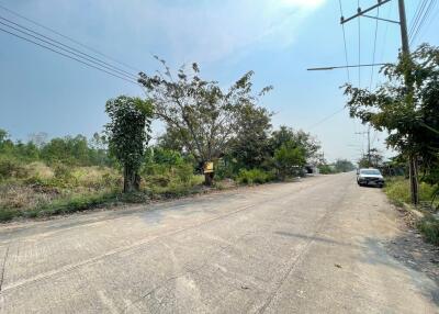 1,600 Sqm. Land listed for ฿ 2,100,000.