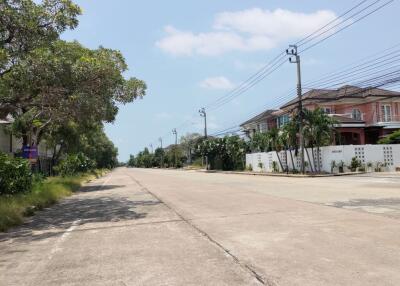 321 Sqm. Land listed for ฿ 1,606,000.