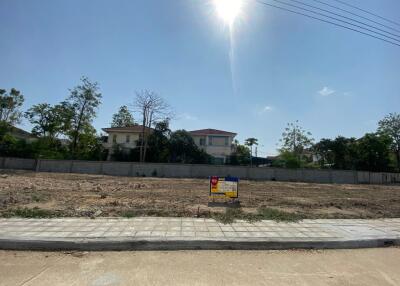 284 Sqm. Land listed for ฿ 1,278,000.