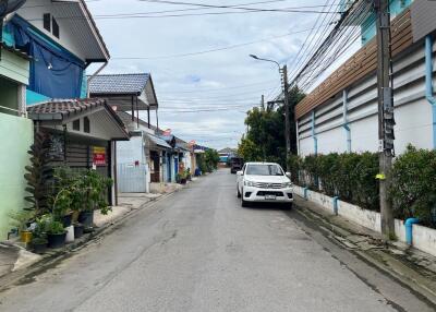 200 Sqm. Land listed for ฿ 1,680,000.