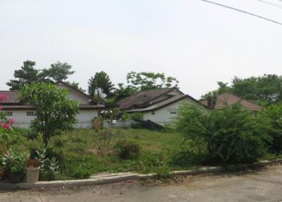 504 Sqm. Land listed for ฿ 1,059,000.