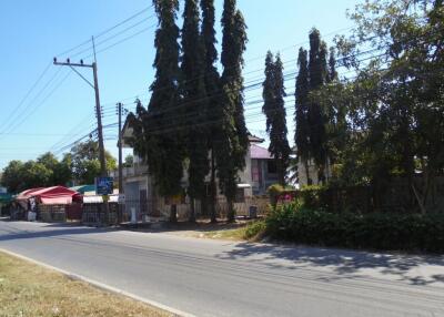1,600 Sqm. Land listed for ฿ 1,050,000.