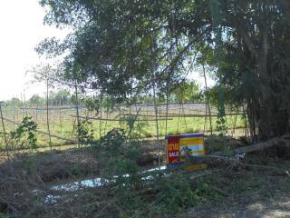 1,600 Sqm. Land listed for ฿ 1,050,000.
