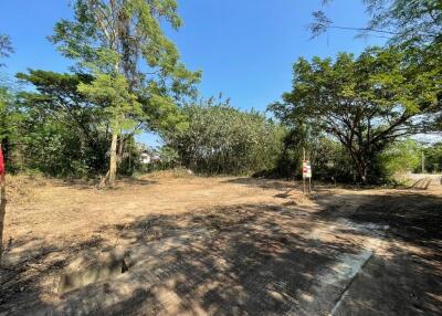 472 Sqm. Land listed for ฿ 707,000.