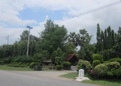 2,352 Sqm. Land listed for ฿ 618,000.