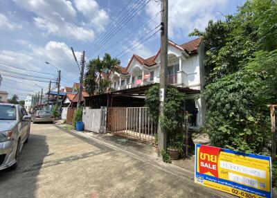 77 Sqm. Land listed for ฿ 608,000.