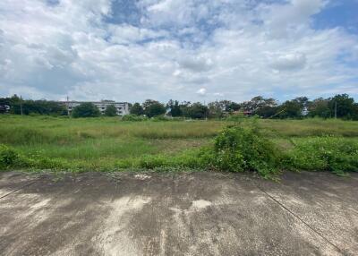 400 Sqm., 1 Bed Land listed for ฿ 526,000.