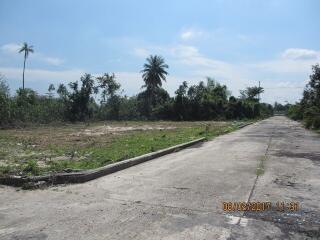 437 Sqm. Land listed for ฿ 517,000.