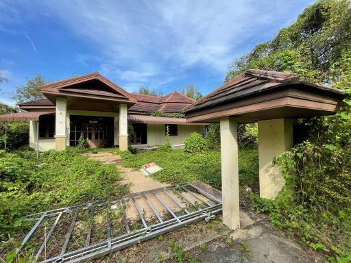 58,028 Sqm., 1 Bed, 1 Bath House listed for ฿ 18,728,000.