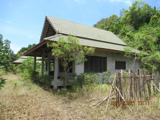 11,100 Sqm., 1 Bed, 1 Bath House listed for ฿ 17,093,000.