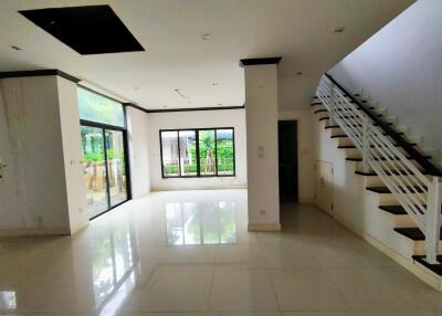 339 Sqm., 4 Beds, 4 Baths House listed for ฿ 14,000,000.