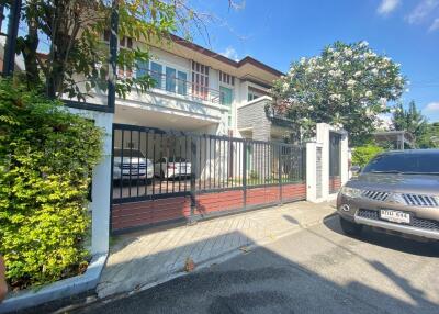 424 Sqm., 1 Bed, 1 Bath House listed for ฿ 13,650,000.