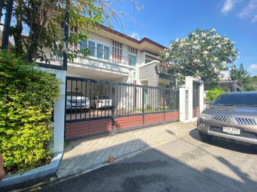 424 Sqm., 1 Bed, 1 Bath House listed for ฿ 13,650,000.