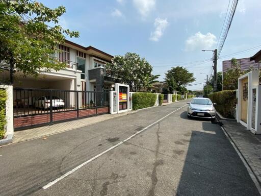 424 Sqm., 1 Bed, 1 Bath House listed for ฿ 13,650,000.