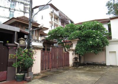 323 Sqm., 1 Bed, 1 Bath House listed for ฿ 13,125,000.