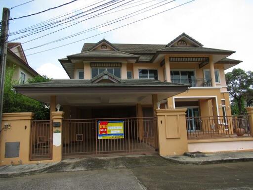 439 Sqm., 3 Beds, 3 Baths House listed for ฿ 12,600,000.