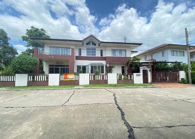 440 Sqm., 1 Bed, 1 Bath House listed for ฿ 11,550,000.
