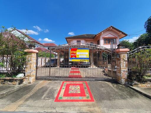 552 Sqm., 1 Bed, 1 Bath House listed for ฿ 11,550,000.