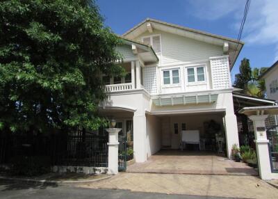 302 Sqm., 1 Bed, 1 Bath House listed for ฿ 9,450,000.