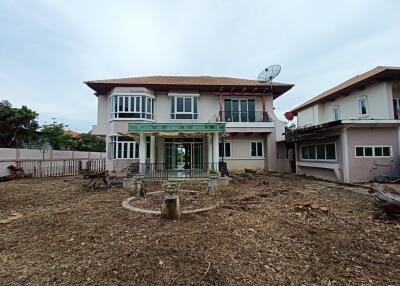 842 Sqm., 3 Beds, 3 Baths House listed for ฿ 9,394,000.