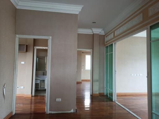 842 Sqm., 3 Beds, 3 Baths House listed for ฿ 9,394,000.