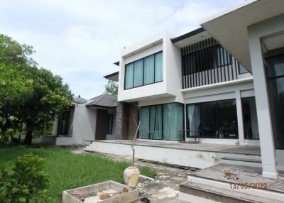 3,376 Sqm., 1 Bed, 1 Bath House listed for ฿ 8,605,000.