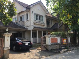492 Sqm., 3 Beds, 1 Bath House listed for ฿ 8,190,000.