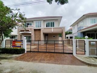 328 Sqm., 3 Beds, 3 Baths House listed for ฿ 6,800,000.