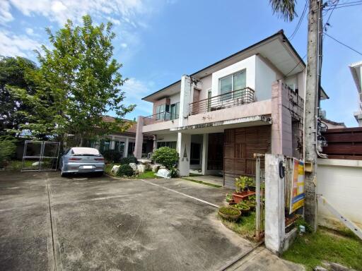 415 Sqm., 4 Beds, 4 Baths House listed for ฿ 7,560,000.